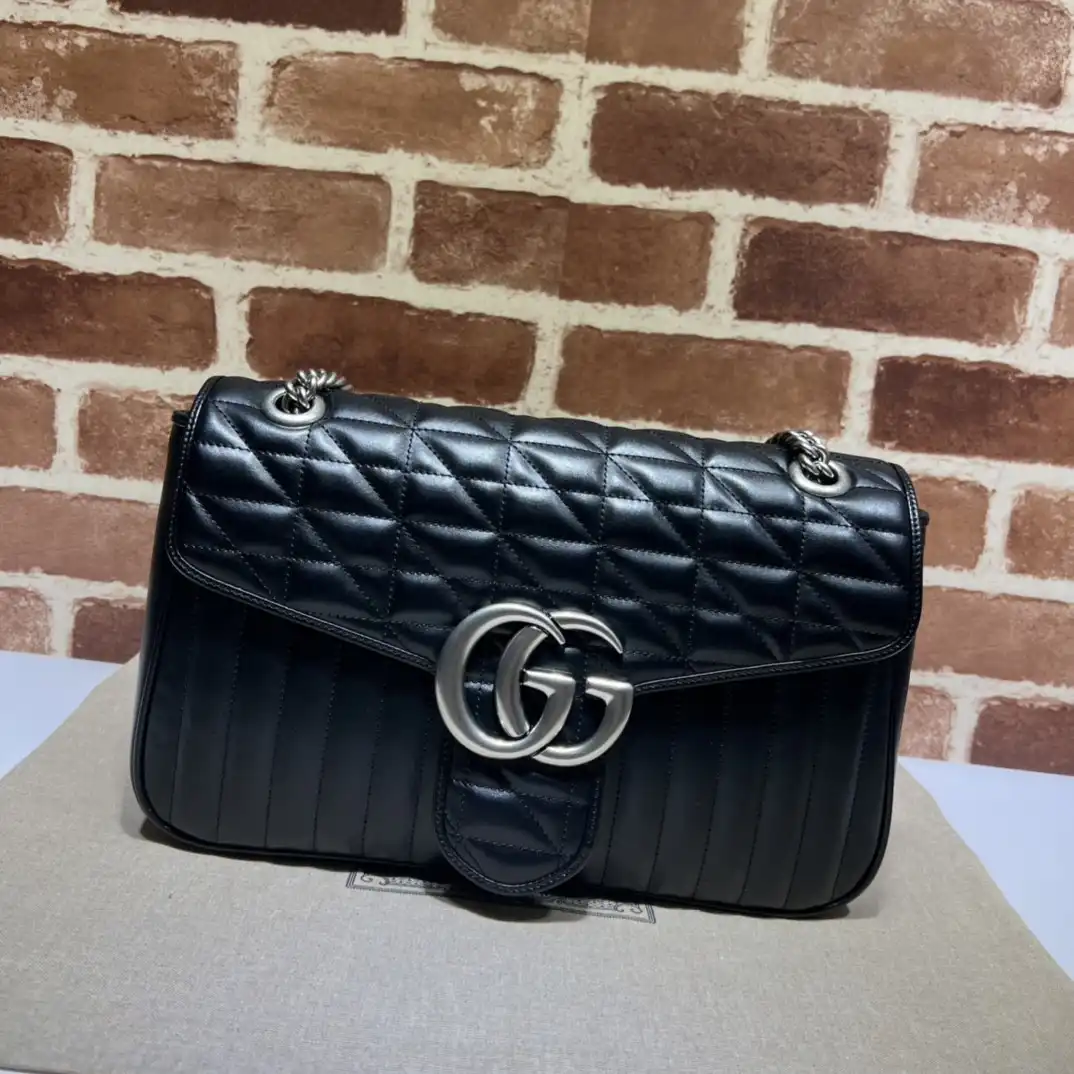 First bag ru Gucci GG Marmont 31CM