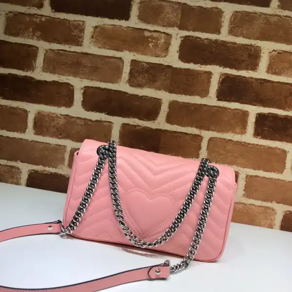 First bag ru Gucci GG Marmont 26CM