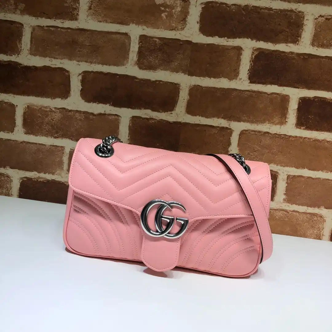 First bag ru Gucci GG Marmont 26CM