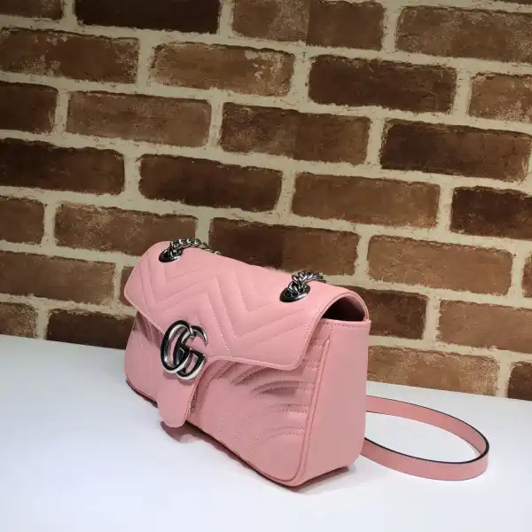 First bag ru Gucci GG Marmont 26CM