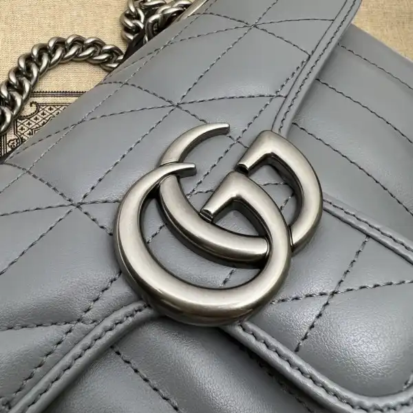 GUCCI GG Marmont 22CM