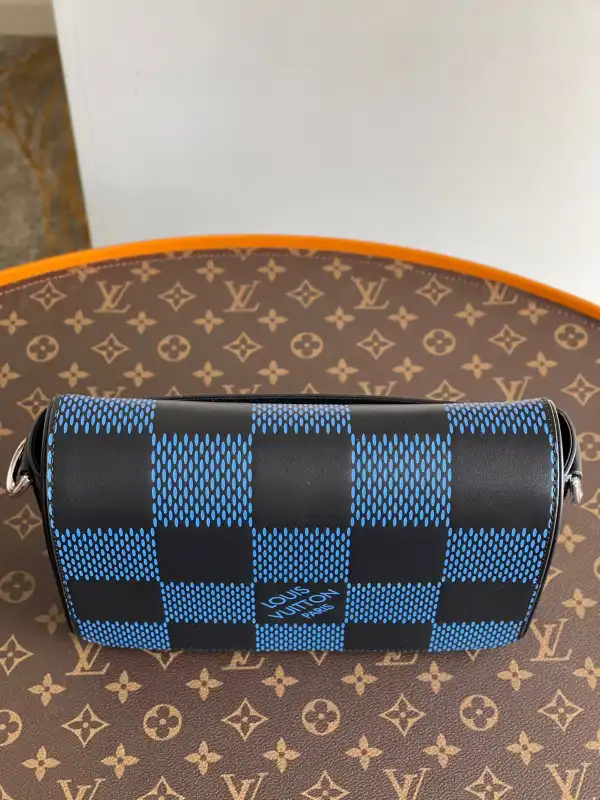 LOUIS VUITTON STUDIO MESSENGER