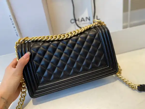 CHANEL BOY BAG 20CM 25CM