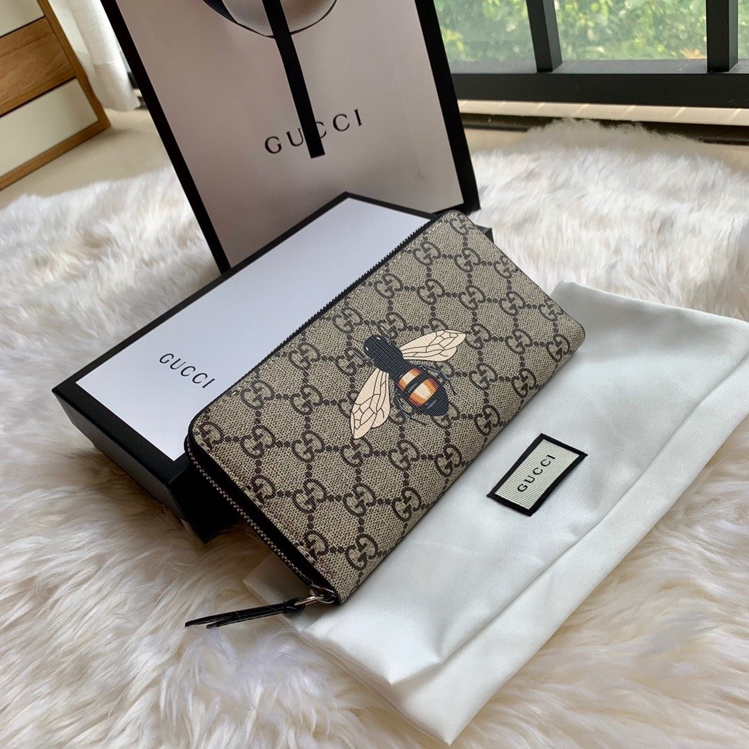 HOT SALE GUCCI Bee print GG zip around wallet