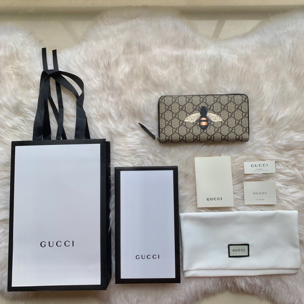 HOT SALE GUCCI Bee print GG zip around wallet