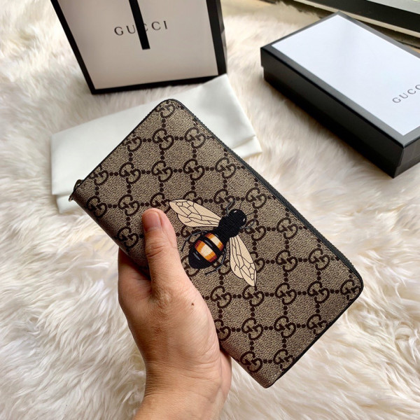 HOT SALE GUCCI Bee print GG zip around wallet