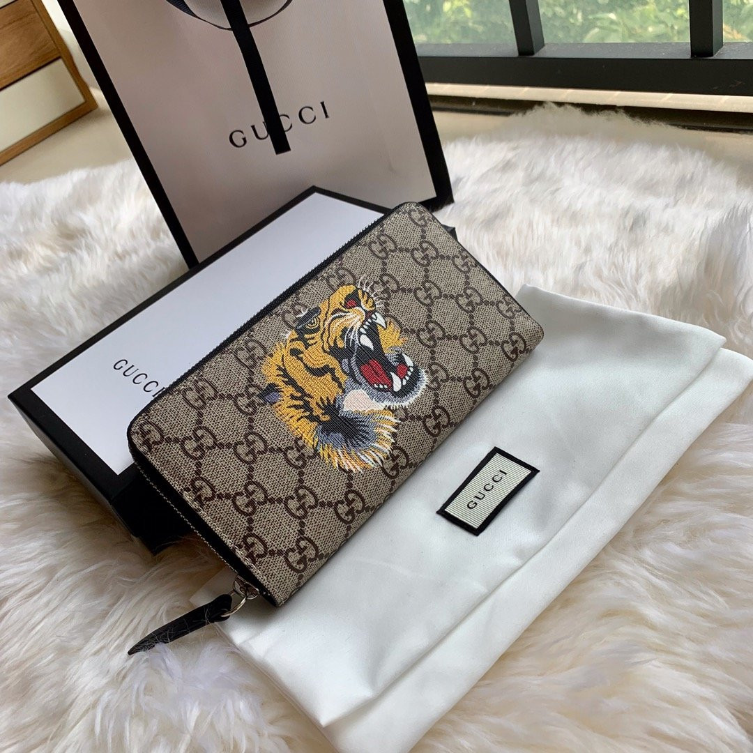 HOT SALE GUCCI Bee print GG zip around wallet