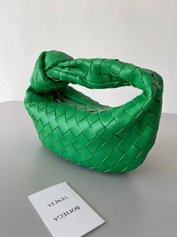 First Bag Ru BOTTEGA VENETA MINI JODIE