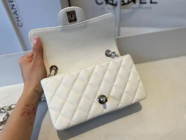 CHANEL FLAP BAG 20CM