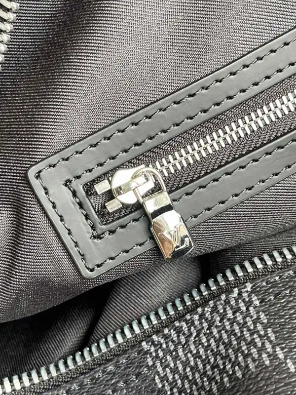 Frstbag ru LOUIS VUITTON KEEPALL BANDOULIÈRE 50