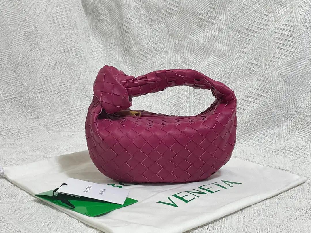 First Bag Ru BOTTEGA VENETA MINI JODIE