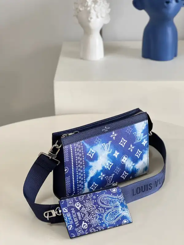 TO LOUIS VUITTON GASTON WEARABLE