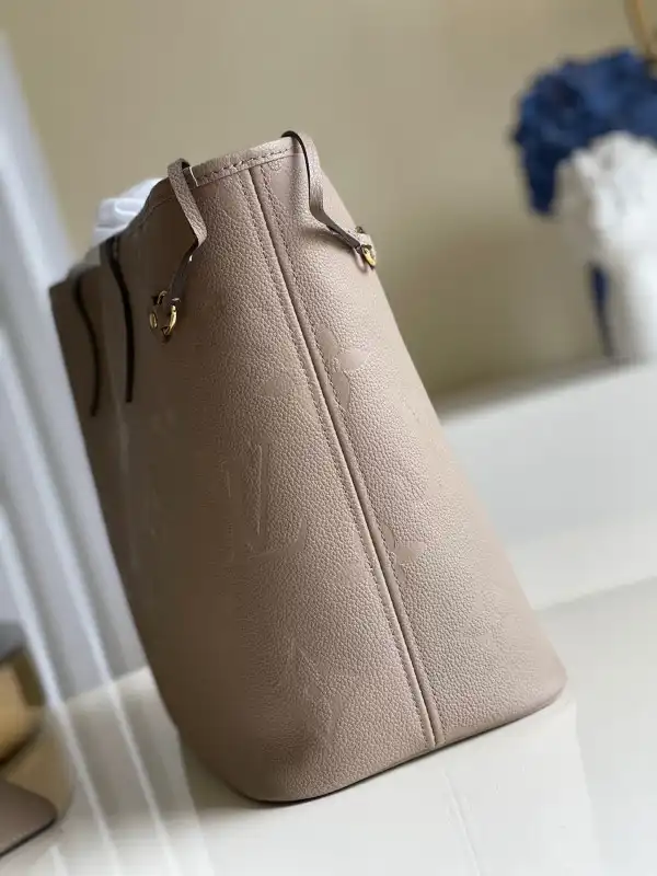 First Bag Ru LOUIS VUITTON NEVERFULL MM