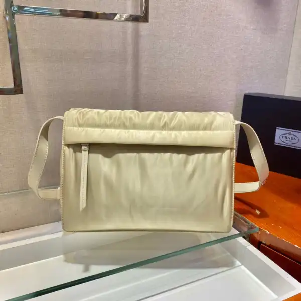 Yupoo bagsoffer PRADA Medium padded nylon shoulder bag