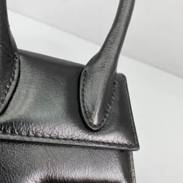 First bag ru JACQUEMUS Le Chiquito Mini Bag