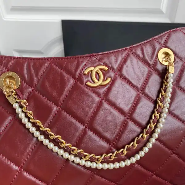 CHANEL SHOPPING BAG