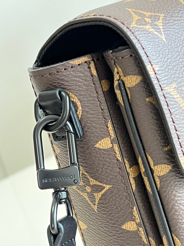 HOT SALE LOUIS VUITTON S-LOCK VERTICAL WEARABLE WALLET