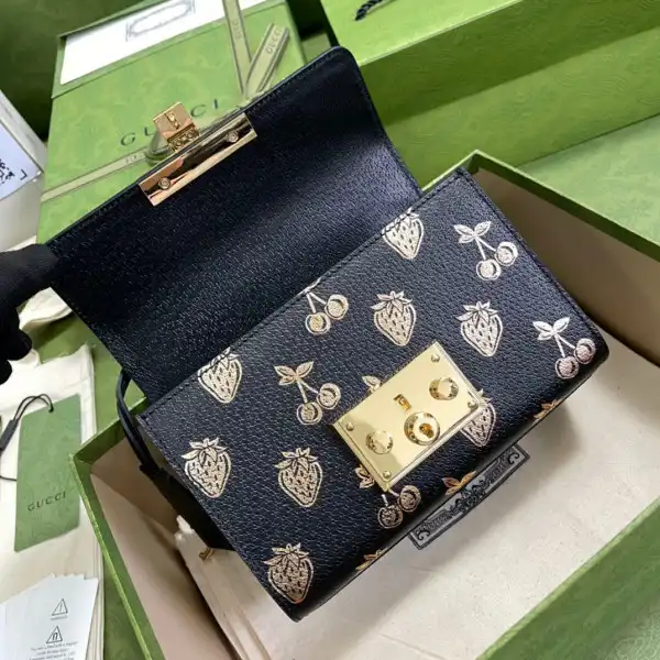 Bagsoffer yupoo GUCCI padlock small berry shoulder bag