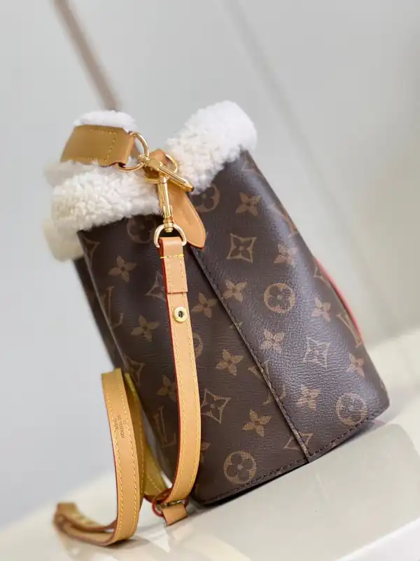 LOUIS VUITTON NÉONOÉ BB