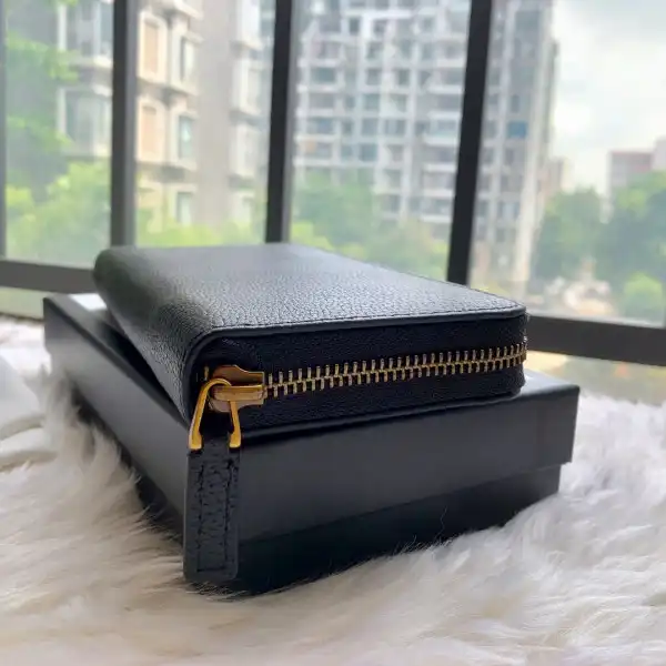 Affordable GUCCI LEATHER ZIP AROUND WALLET