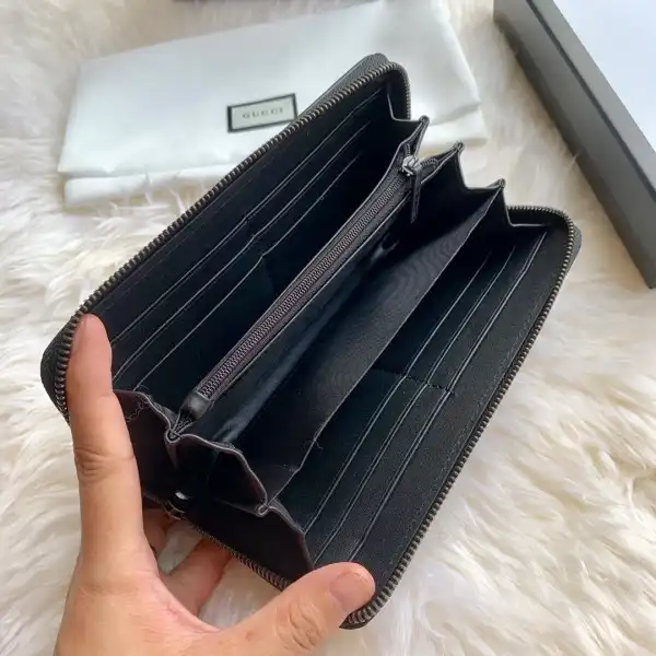 GUCCI LEATHER ZIP AROUND WALLET