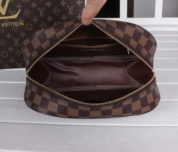 Aaa replica ru LOUIS VUITTON TOILETRY BAG