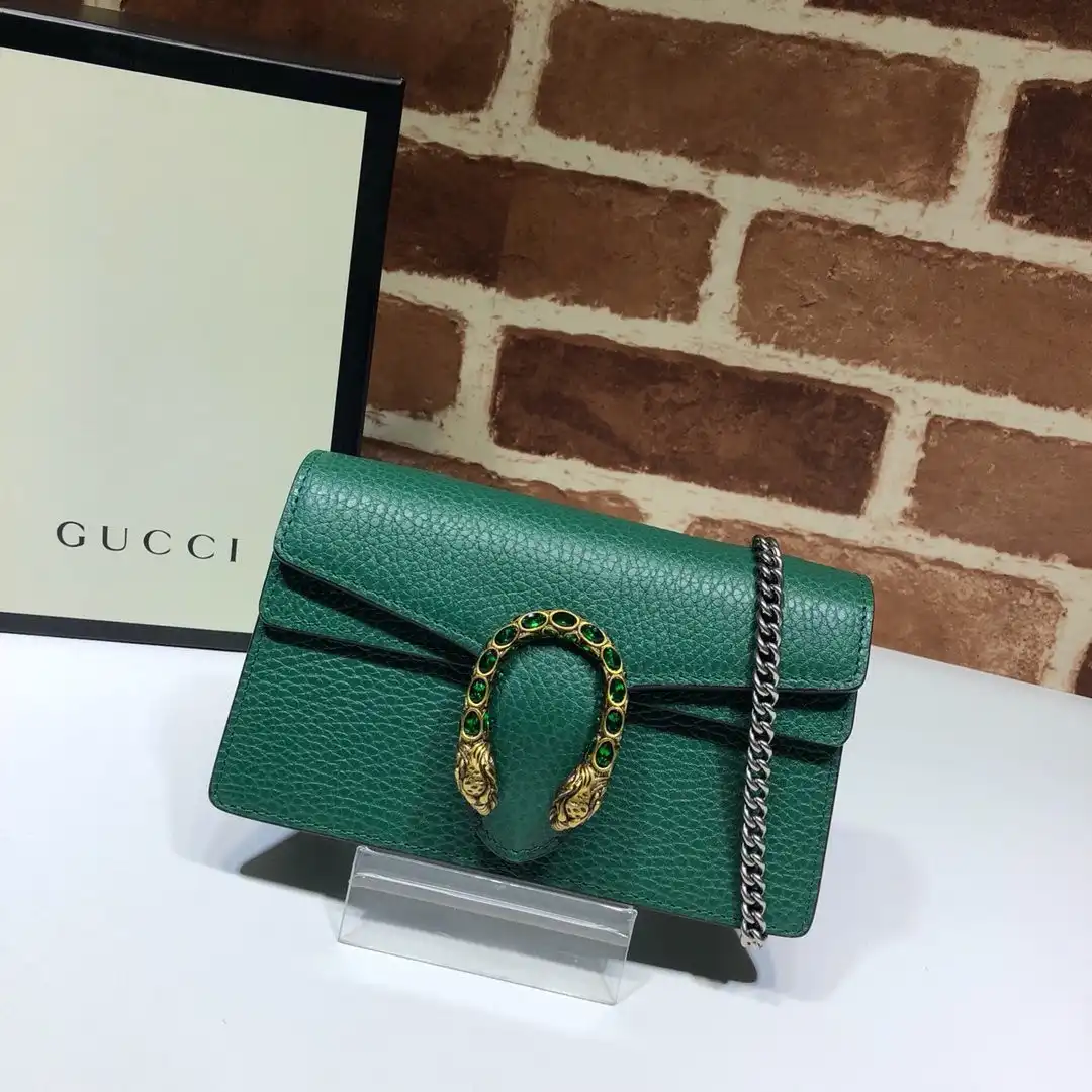 First Bag Ru GUCCI Dionysus super mini bag