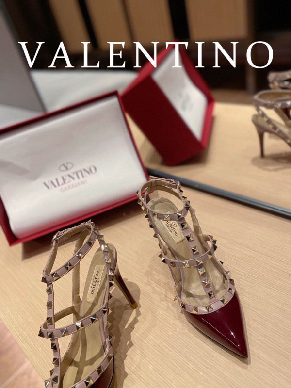 VALENTINO ROCKSTUD SANDAL