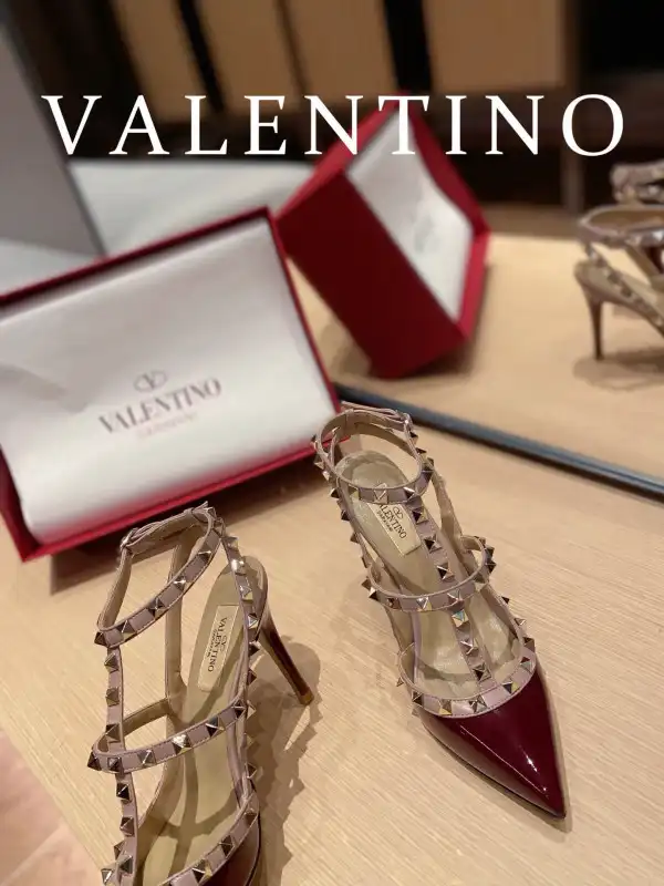 First bag ru VALENTINO ROCKSTUD SANDAL