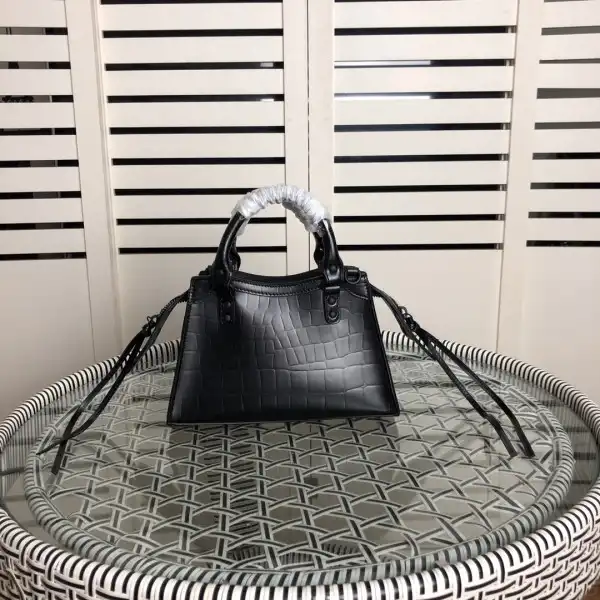 Bagsoffer BALENCIAGA NEO CLASSIC MINI TOP HANDLE BAG