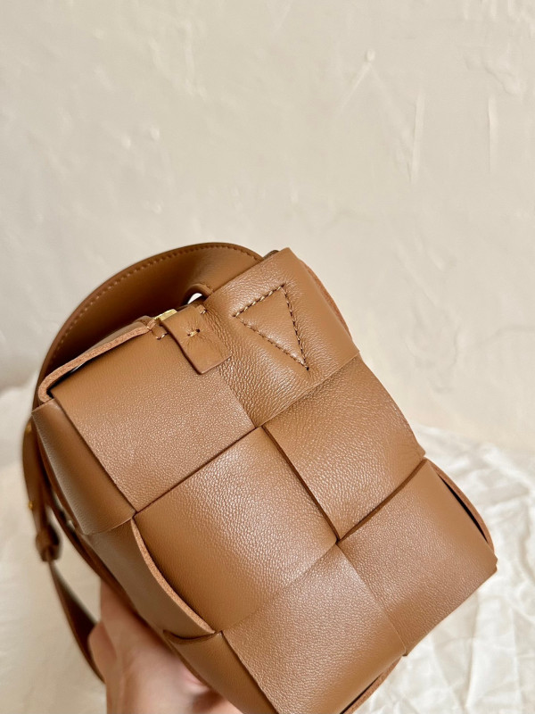 HOT SALE BOTTEGA VENETA BRICK CASSETTE