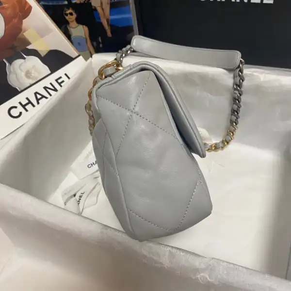 CHANEL 19 FLAP BAG