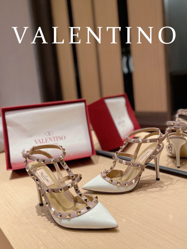 HOT SALE VALENTINO ROCKSTUD SANDAL