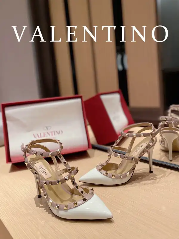 First bag ru VALENTINO ROCKSTUD SANDAL