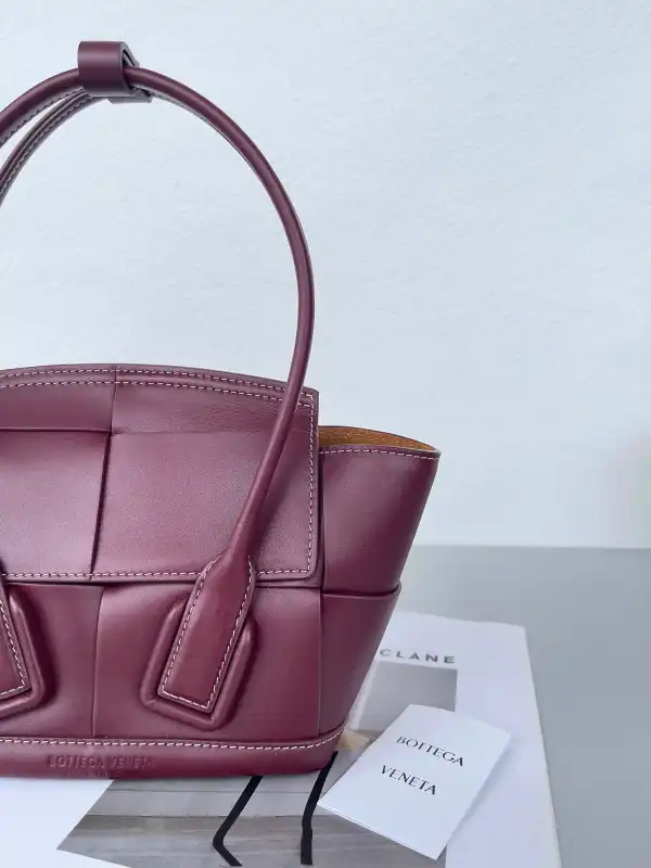 Yupoo bagsoffer BOTTEGA VENETA MINI ARCO