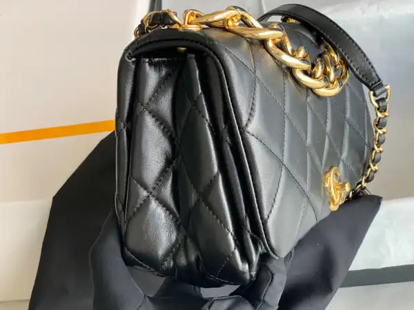 Firstbag Ru CHANEL FLAP BAG