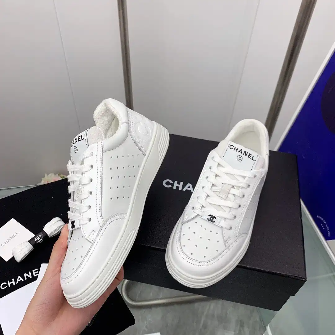 CHANEL SNEAKER