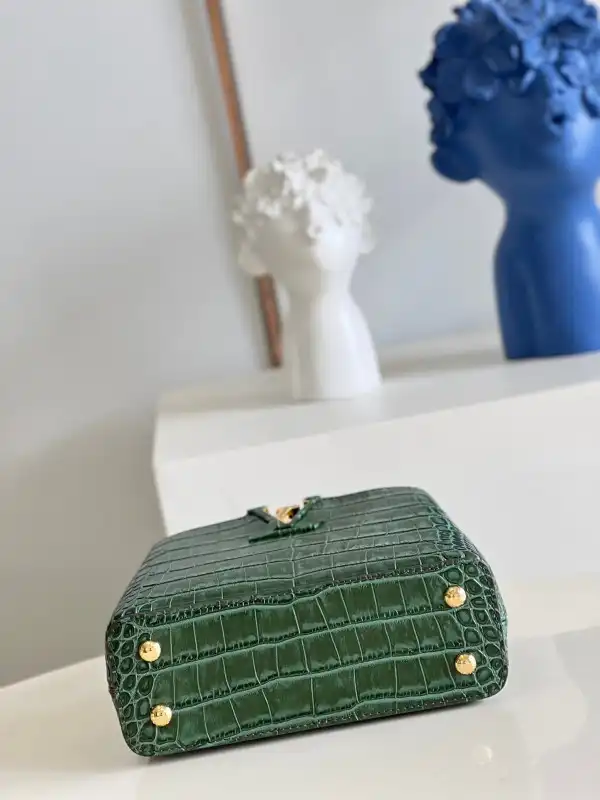 Frstbag ru LOUIS VUITTON CAPUCINES MINI