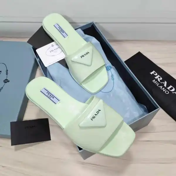 Bagsoffer PRADA slides