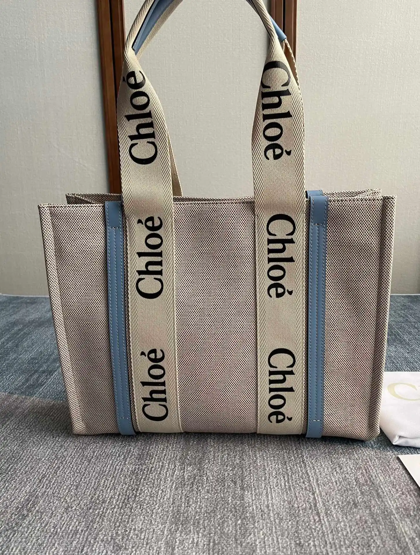 CHLOÉ MEDIUM WOODY TOTE BAG