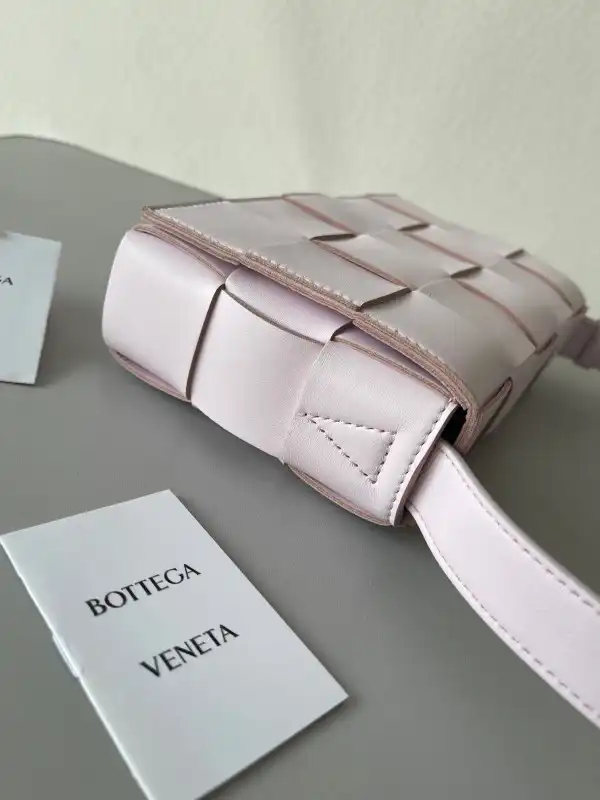 BOTTEGA VENETA CASSETTE