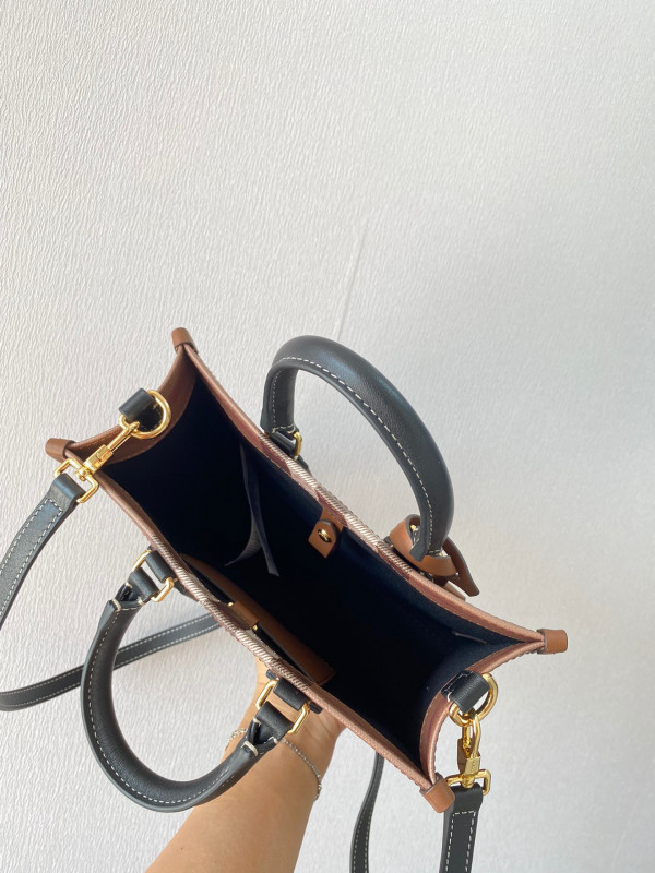 HOT SALE BURBERRY Mini Freya TOTE