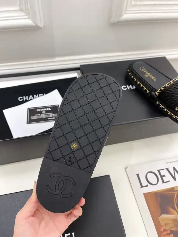 CHANEL MULE