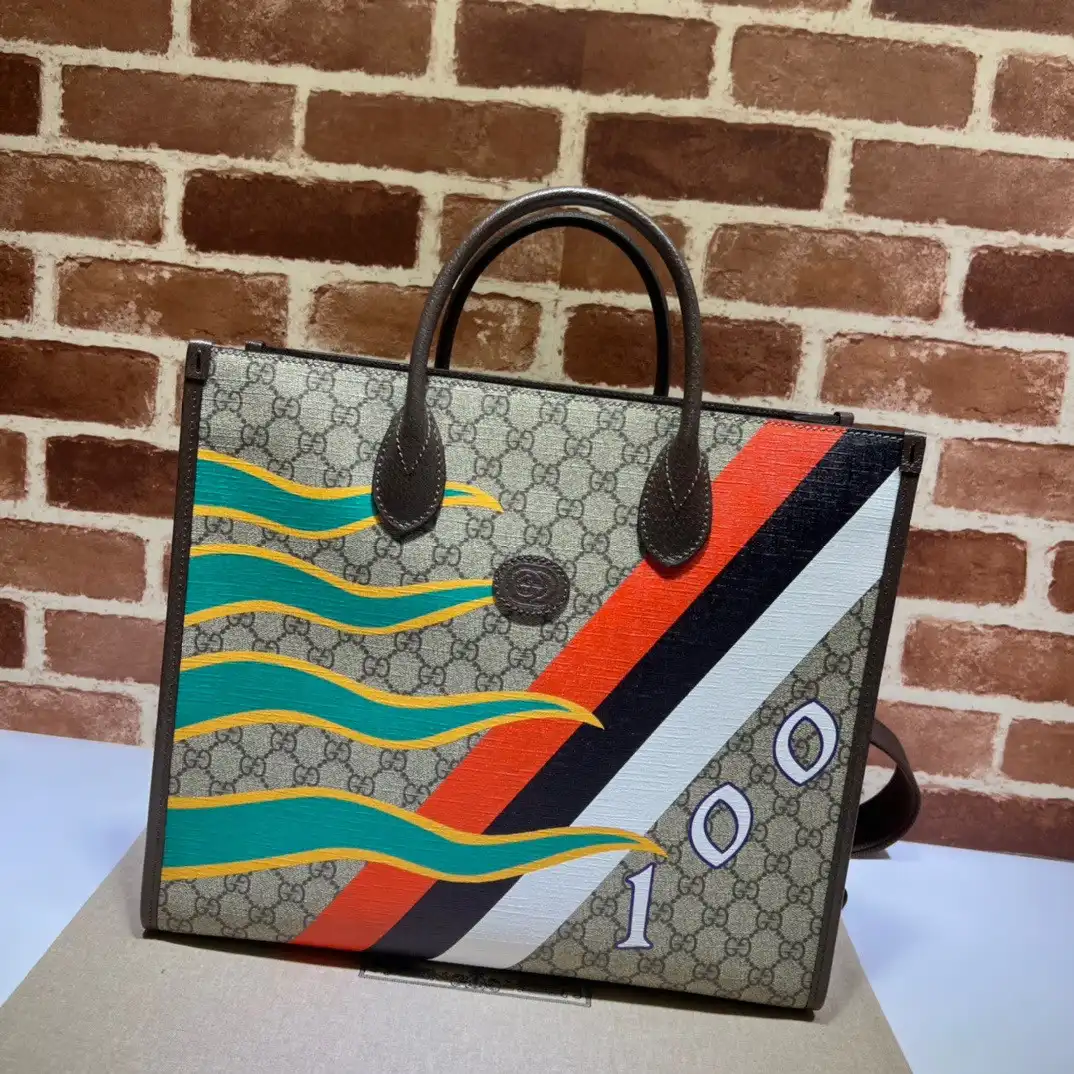 Frstbag ru Gucci Medium tote with Interlocking G