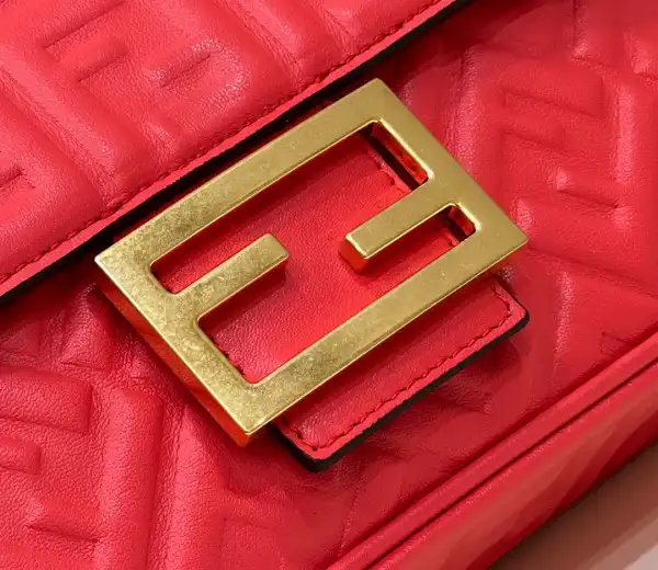 FENDI BAGUETTE CHAIN MIDI 397B98-24*14*7CM