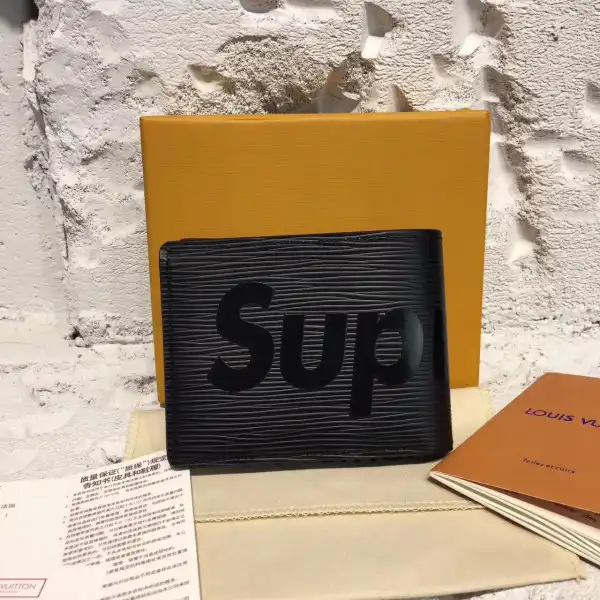 Louis Vuitton supreme pocket wallet