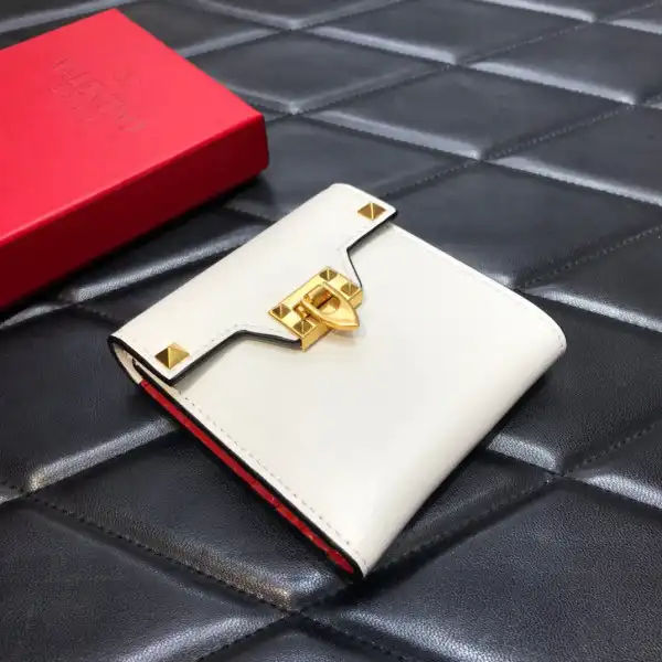 Frstbag ru VALENTINO ROCKSTUD WALLET