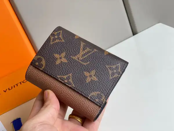 Frstbag ru LOUIS VUITTON ZOÉ WALLET