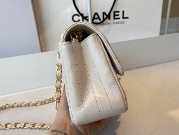 CL FLAP BAG LAMBSKIN 20CM