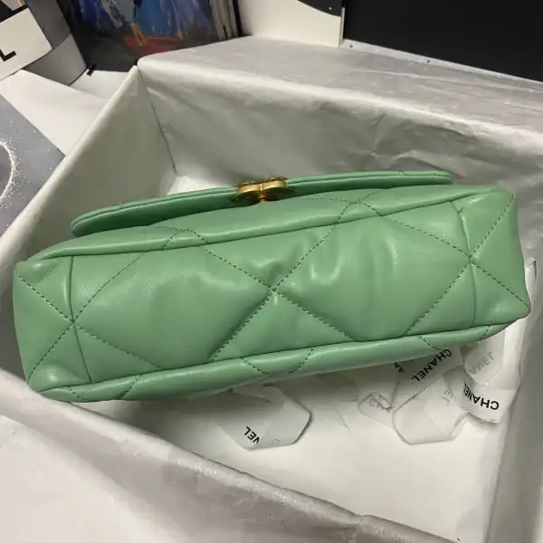 CHANEL 19 FLAP BAG